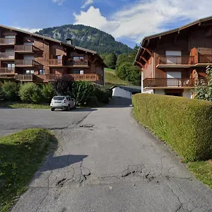 charmant-studio-jardin-vue-pistes-et-local-velo.hotels-rhonealpes.com/